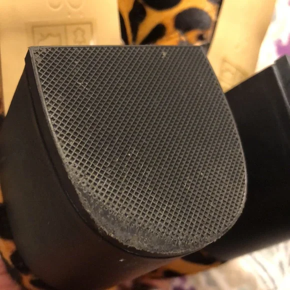 EUC Urban Outfitters Thelma Leopard Print Ankle Boots Size 8 - Picture 10 of 15